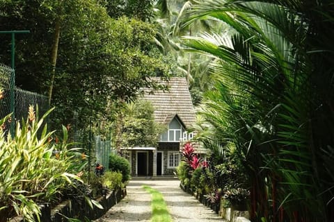 House, 4 Bedrooms, Accessible, Smoking | Garden