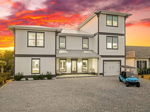 Your dream vacation at Rising Tide awaits!