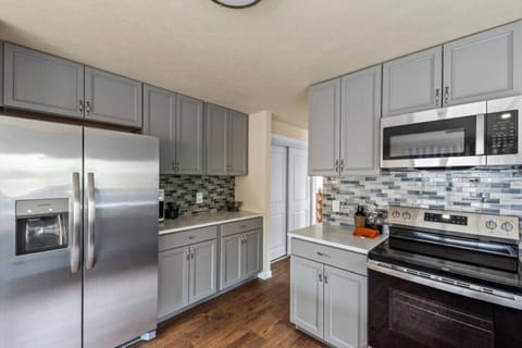 Plenty of storage and new appliances!