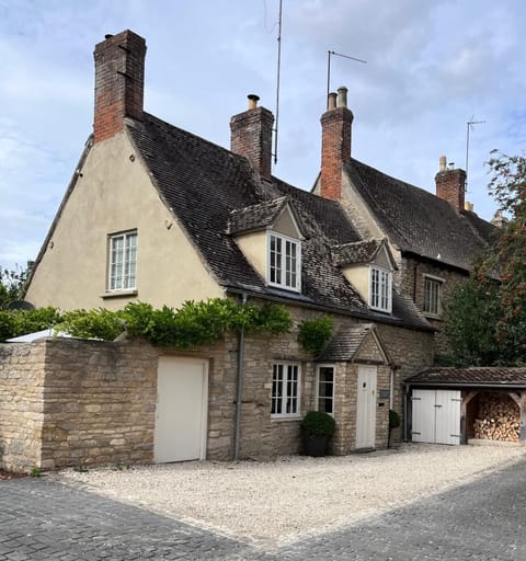 Front of cottage with 2 parking spaces