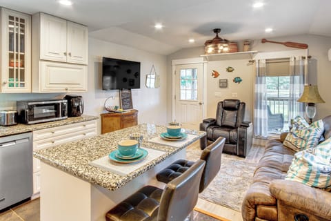 Living Room | Smart TV | Free WiFi