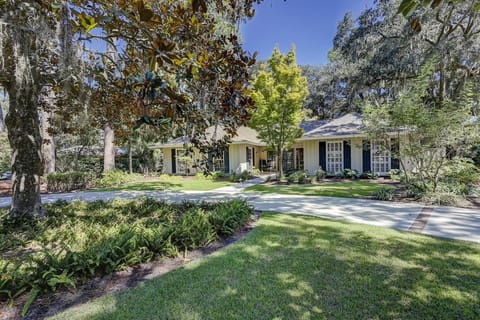 Front of 27 Heritage Road