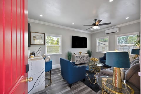 Sacramento Vacation Rental | 2BR | 2BA | Stairs to Enter | 1,000 Sq Ft