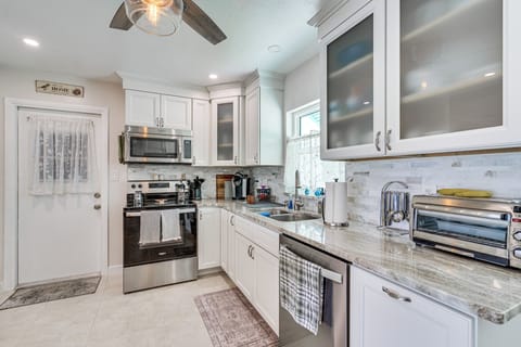 Kitchen | Refrigerator | Keurig Coffee Maker