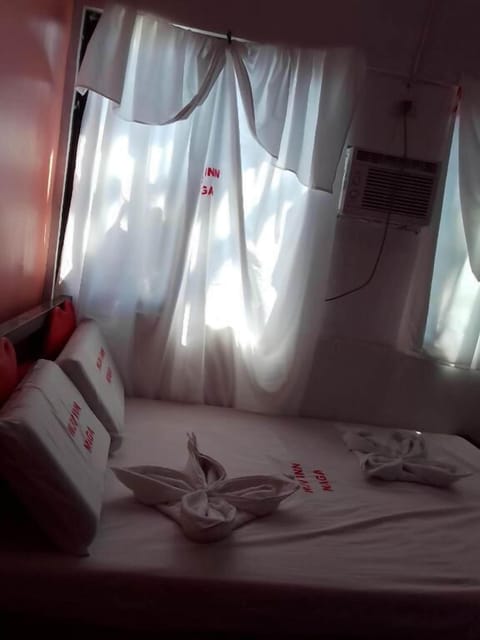 Standard Double Room | Desk