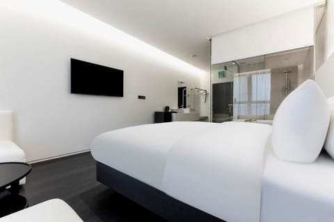 Deluxe Double Room, City View | Desk, laptop workspace, free WiFi