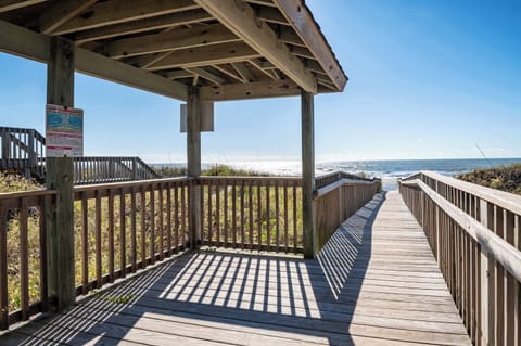 Sandvillas Beachfront Boardwalk