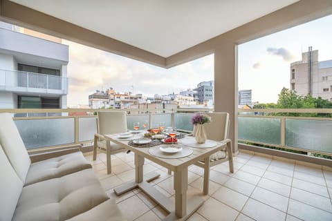 Apartment, 3 Bedrooms, Balcony, City View | Balcony