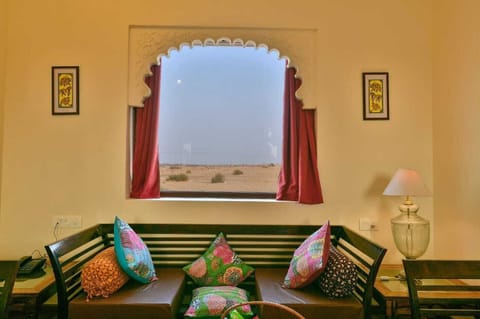Suite | Premium bedding, memory foam beds, minibar, bed sheets