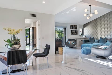 Spacious dining room, vaulted ceilings