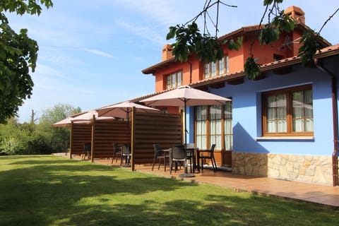 Property building,Garden,Balcony/Terrace,Garden view