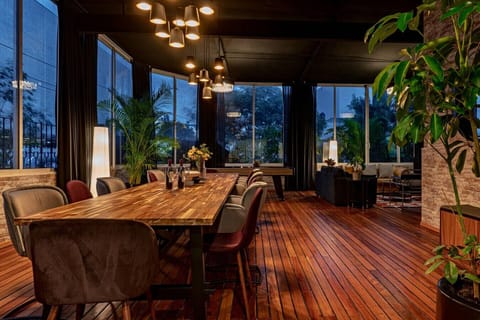 Gather your crew. Eat, play, and connect in style.