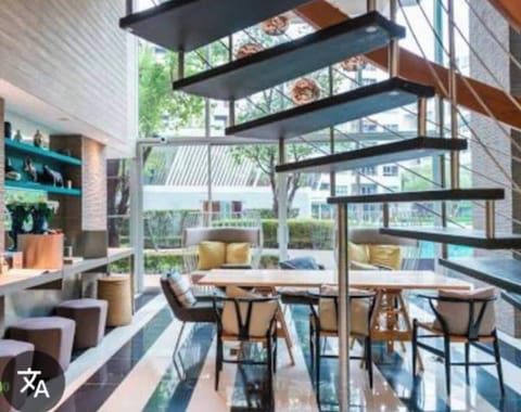 Studio, Accessible, Balcony | Dining room