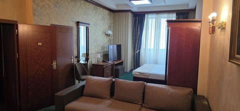 Soundproofing, free WiFi