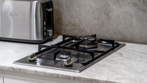 Full kitchen image 1