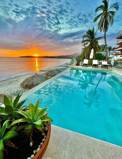 Beachfront Common Pool