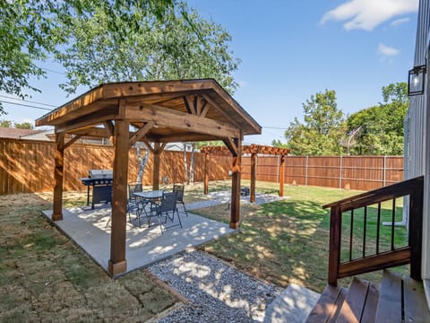 Architecture, Building, House, Porch, Backyard