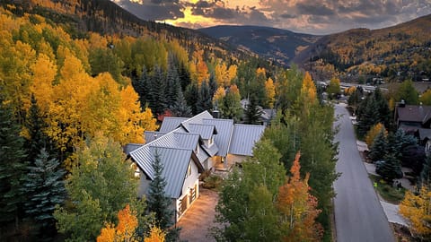 Fall colors popping at Serenvale Retreat