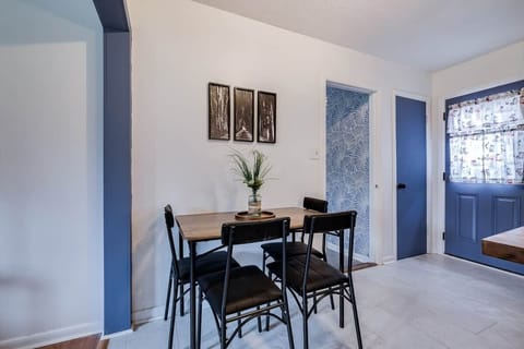 House of Smurf, Close to Savannah State House in Savannah