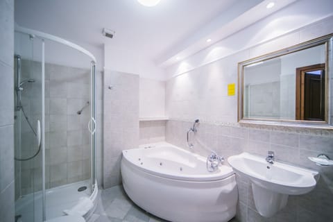 Suite | Bathroom | Towels