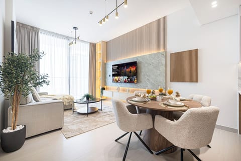 Deluxe Apartment, Balcony, City View | Living room | 40-inch LED TV with satellite channels, toys