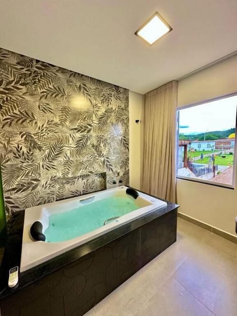 Deluxe Suite, Balcony, Courtyard View | Interior