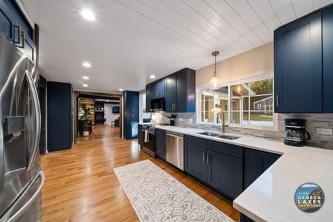 Large Modern Kitchen