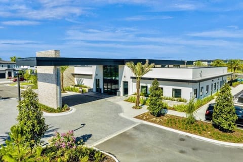 Complimentary Clubhouse access