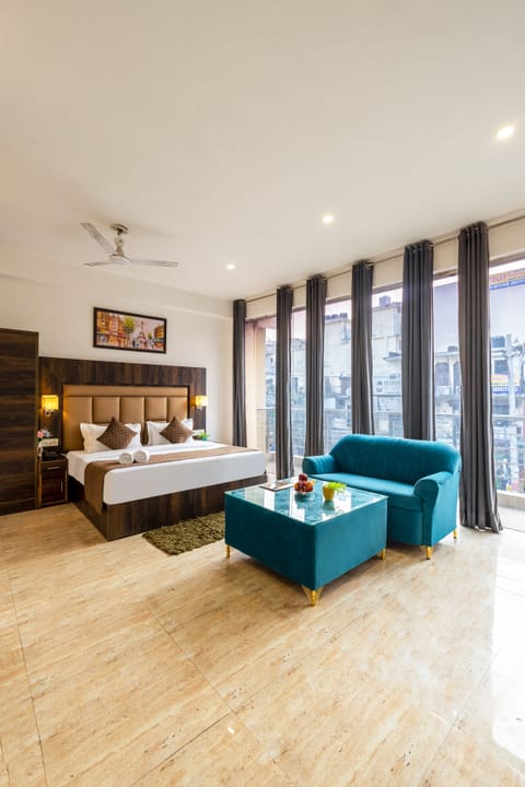 Superior Double Room | Premium bedding, in-room safe, desk, laptop workspace