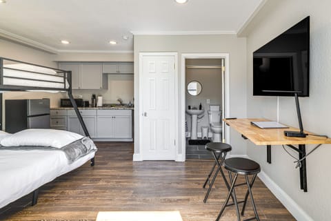 Homosassa Vacation Rental | Studio | 1BA | 400 Sq Ft | Step-Free Access