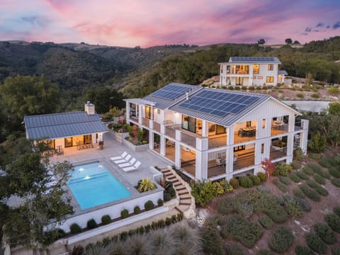 Huge Paso Robles estate with tons of outdoor space, a large pool, and beautiful architecture and design.