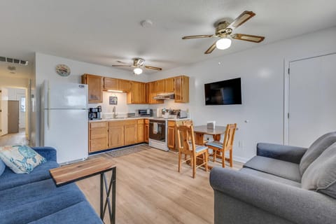 Turtle Cove-Main Living Area