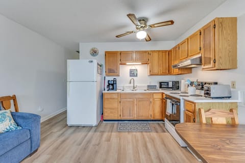 Turtle Cove-large-Kitchen Area