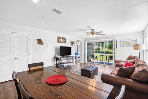 Enjoy the breezy, open flow of the main living spaces​