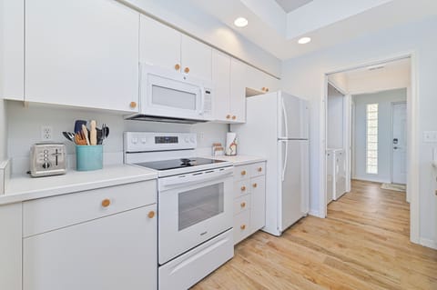 Seaside Escape - Fully equipped kitchen