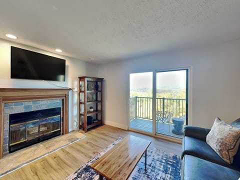 Welcome to Deer Ridge Mountain Resort E207