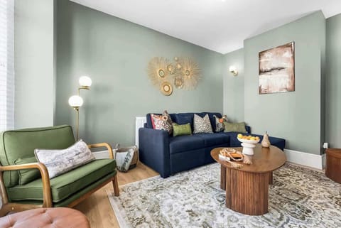 Lounge at Blue Puffin Stays Short Lets & Serviced Accommodation 