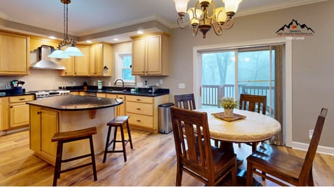 Informal Dining Table & Kitchen