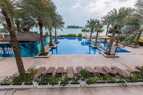 Swimming Pool with Beach access
