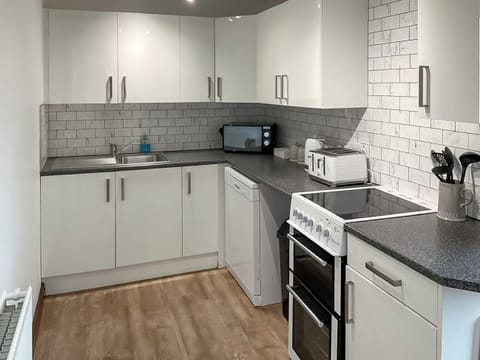 Kitchen | The Cottage Beyond : Mistletoe Cottage - The Cottage Beyond, Burnham-on-sea