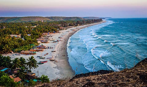 Beach nearby, 20 beach bars