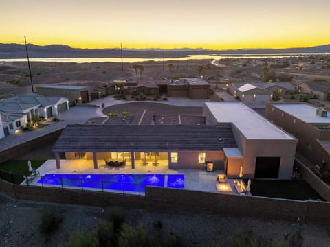 Your exclusive luxury vacation stay awaits at Riviera Ridge