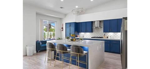 Large kitchen, fully stocked, ideal for large parties