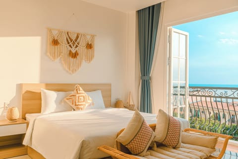 Deluxe Double Room, Balcony | Free WiFi
