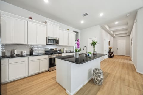 Full kitchen with all standard equipment and utensils