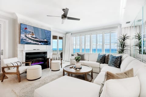 Luxurious Gulf Front Living Room