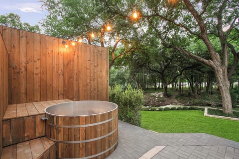 Private spa tub