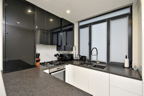 Classic Apartment | Private kitchen | Electric kettle