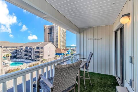 Large balcony with Oceanviews!