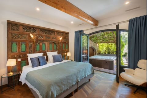 Deluxe Room, Patio, Garden View | Soundproofing, free WiFi